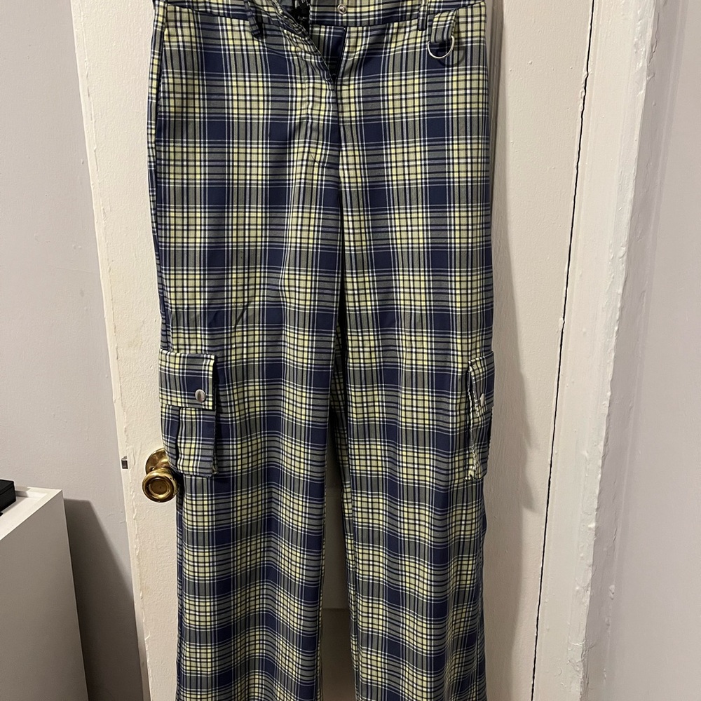Forever 21 Plaid Gingham Straight Leg Women’s Pants